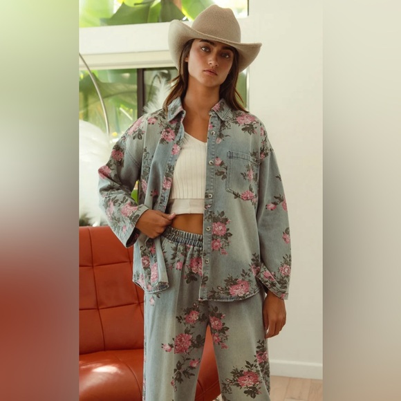 B14. Bibi Denim Blue Floral Shirt Jacket Vintage Wash Detail New Item - Picture 2 of 6